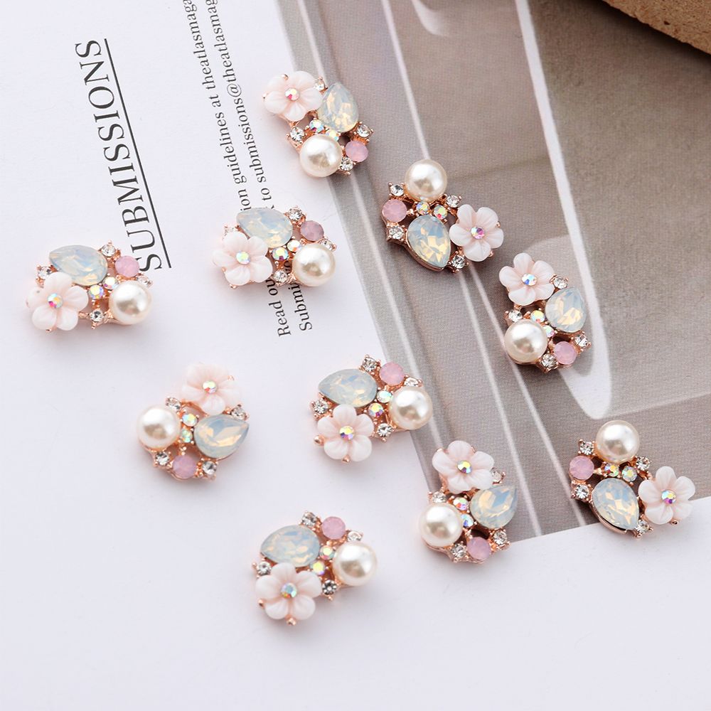 10 قطع من إكسسوارات الخياطة ال - مراجعة Sew On Rhinestone وسعره